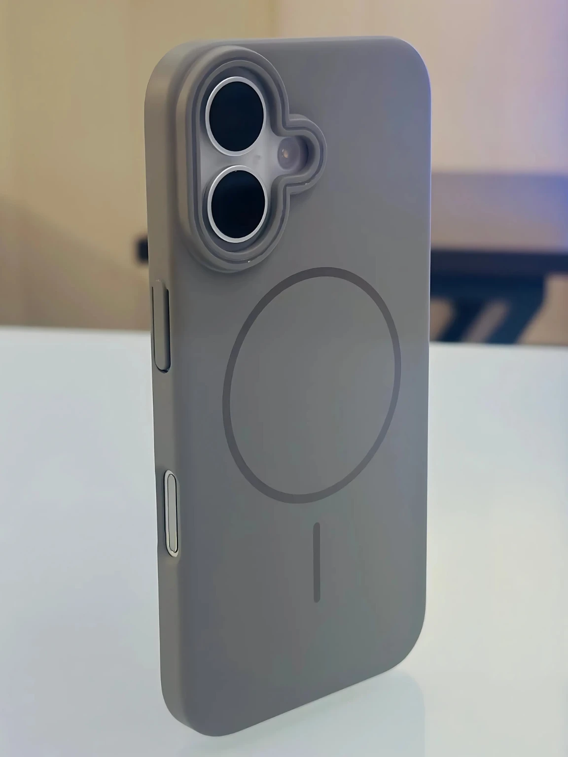 iPhone 16 Slim Case (Gray) - Image 4